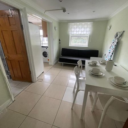 Entire 3 Bedroom Home - Minutes To Emirates Stadium! London Ngoại thất bức ảnh