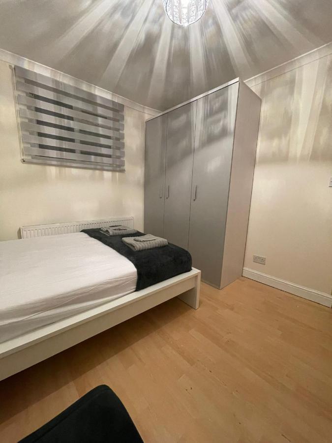 Entire 3 Bedroom Home - Minutes To Emirates Stadium! London Ngoại thất bức ảnh